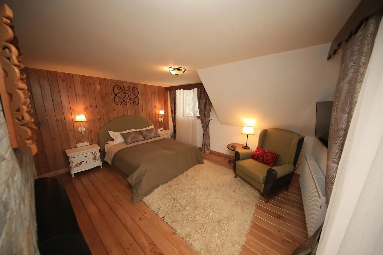 Chalet The Forest Lodge 반스코