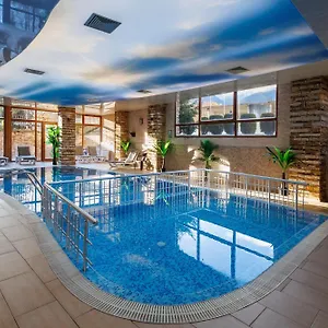 Wood & Apartahotel